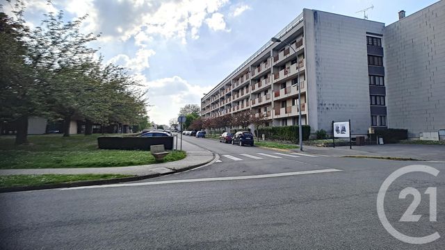 Appartement F5 à louer - 5 pièces - 90.0 m2 - CREPY EN VALOIS - 60 - PICARDIE - Century 21 Vandôme Immobilier