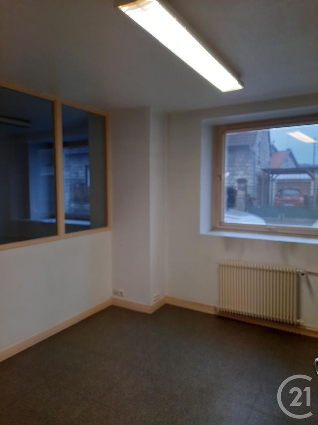 commerce à louer - 54.9 m2 - CREPY EN VALOIS - 60 - PICARDIE - Century 21 Vandôme Immobilier
