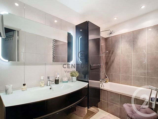 Appartement F2 à vendre - 3 pièces - 68.58 m2 - CREPY EN VALOIS - 60 - PICARDIE - Century 21 Vandôme Immobilier