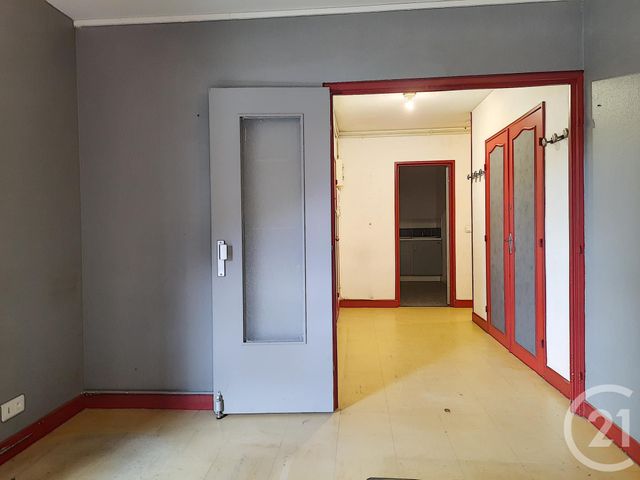 Appartement F4 à vendre - 5 pièces - 89.32 m2 - CREPY EN VALOIS - 60 - PICARDIE - Century 21 Vandôme Immobilier Appartement F4 à vendre - 5 pièces - 89.32 m2 - CREPY EN VALOIS - 60 - PICARDIE - Century 21 Vandôme Immobilier