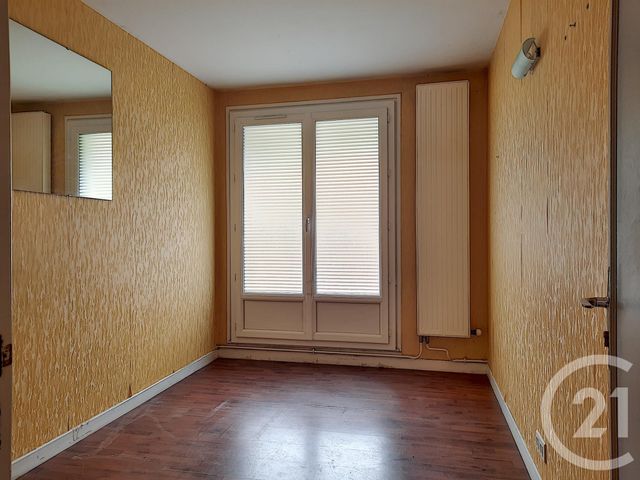 Appartement F4 à vendre - 5 pièces - 89.32 m2 - CREPY EN VALOIS - 60 - PICARDIE - Century 21 Vandôme Immobilier Appartement F4 à vendre - 5 pièces - 89.32 m2 - CREPY EN VALOIS - 60 - PICARDIE - Century 21 Vandôme Immobilier