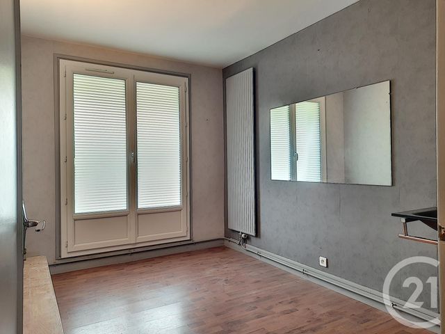 Appartement F4 à vendre - 5 pièces - 89.32 m2 - CREPY EN VALOIS - 60 - PICARDIE - Century 21 Vandôme Immobilier Appartement F4 à vendre - 5 pièces - 89.32 m2 - CREPY EN VALOIS - 60 - PICARDIE - Century 21 Vandôme Immobilier