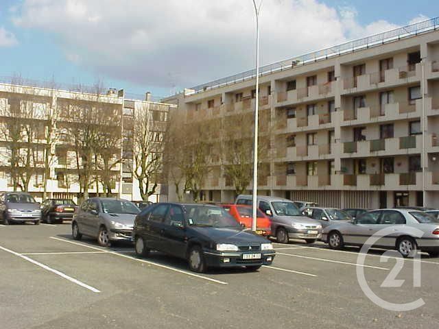 Appartement F4 à louer - 4 pièces - 78.0 m2 - CREPY EN VALOIS - 60 - PICARDIE - Century 21 Vandôme Immobilier Appartement F4 à louer - 4 pièces - 78.0 m2 - CREPY EN VALOIS - 60 - PICARDIE - Century 21 Vandôme Immobilier