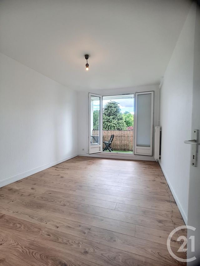 Appartement F2 à louer - 2 pièces - 43.15 m2 - CREPY EN VALOIS - 60 - PICARDIE - Century 21 Vandôme Immobilier Appartement F2 à louer - 2 pièces - 43.15 m2 - CREPY EN VALOIS - 60 - PICARDIE - Century 21 Vandôme Immobilier