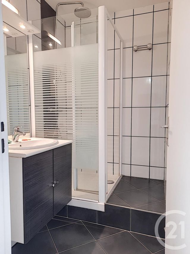 Appartement F2 à louer - 2 pièces - 43.15 m2 - CREPY EN VALOIS - 60 - PICARDIE - Century 21 Vandôme Immobilier Appartement F2 à louer - 2 pièces - 43.15 m2 - CREPY EN VALOIS - 60 - PICARDIE - Century 21 Vandôme Immobilier