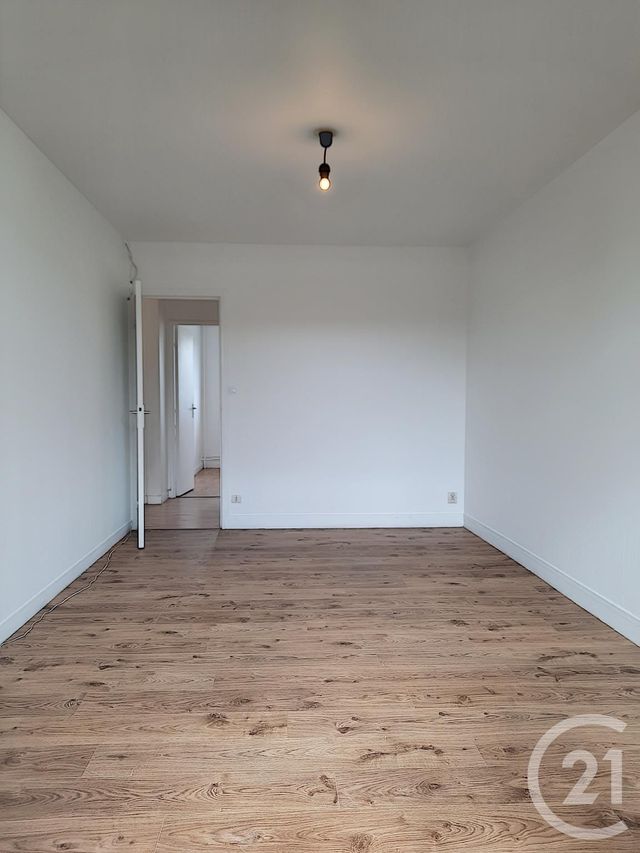 Appartement F2 à louer - 2 pièces - 43.15 m2 - CREPY EN VALOIS - 60 - PICARDIE - Century 21 Vandôme Immobilier Appartement F2 à louer - 2 pièces - 43.15 m2 - CREPY EN VALOIS - 60 - PICARDIE - Century 21 Vandôme Immobilier
