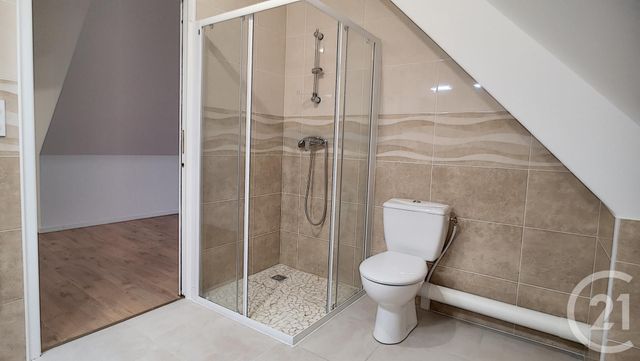 Appartement F5 à louer - 5 pièces - 115.0 m2 - CREPY EN VALOIS - 60 - PICARDIE - Century 21 Vandôme Immobilier Appartement F5 à louer - 5 pièces - 115.0 m2 - CREPY EN VALOIS - 60 - PICARDIE - Century 21 Vandôme Immobilier