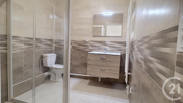 Appartement F5 à louer - 5 pièces - 115.0 m2 - CREPY EN VALOIS - 60 - PICARDIE - Century 21 Vandôme Immobilier Appartement F5 à louer - 5 pièces - 115.0 m2 - CREPY EN VALOIS - 60 - PICARDIE - Century 21 Vandôme Immobilier
