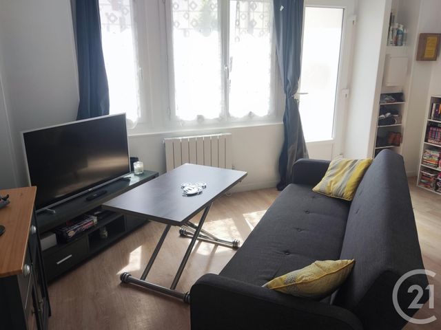 Appartement F2 à louer - 2 pièces - 36.11 m2 - CREPY EN VALOIS - 60 - PICARDIE - Century 21 Vandôme Immobilier Appartement F2 à louer - 2 pièces - 36.11 m2 - CREPY EN VALOIS - 60 - PICARDIE - Century 21 Vandôme Immobilier
