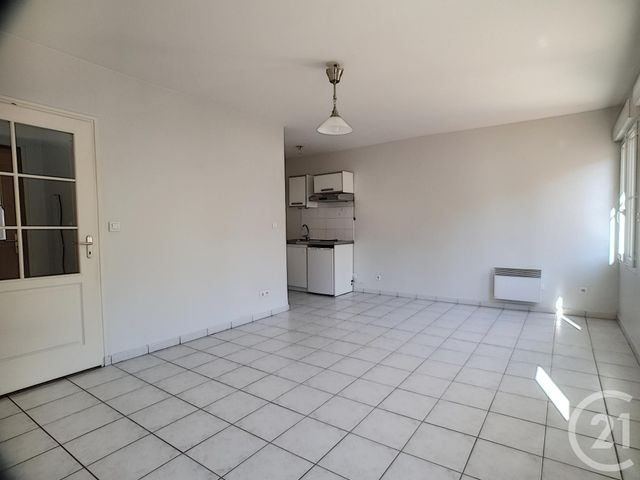 Afficher la photo en grand Studio à vendre - 1 pièce - 30.18 m2 - BETHISY ST PIERRE - 60 - PICARDIE - Century 21 Vandôme Immobilier