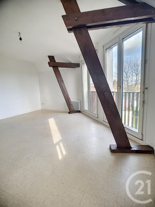 Afficher la photo en grand Studio à louer - 1 pièce - 31.0 m2 - CREPY EN VALOIS - 60 - PICARDIE - Century 21 Vandôme Immobilier