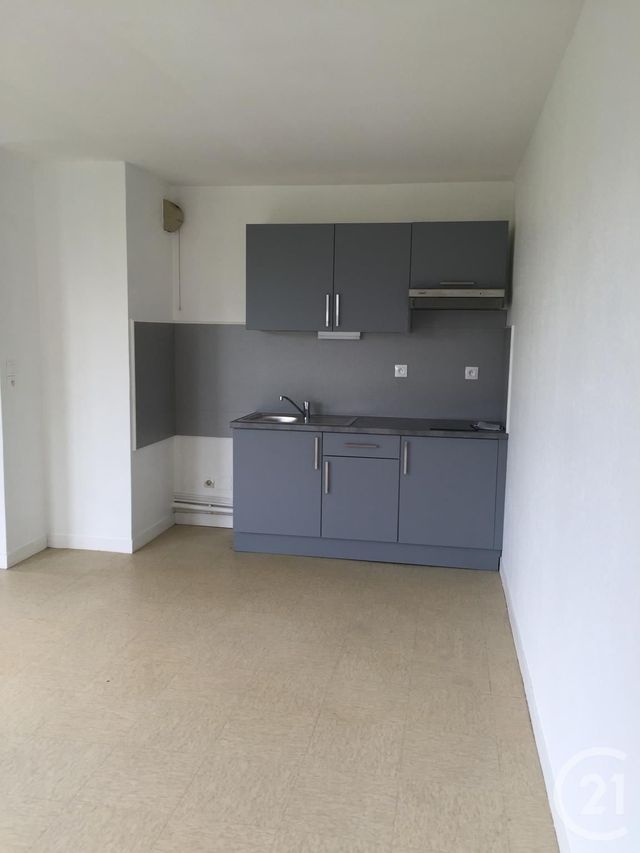 Afficher la photo en grand Studio à louer - 1 pièce - 31.0 m2 - CREPY EN VALOIS - 60 - PICARDIE - Century 21 Vandôme Immobilier