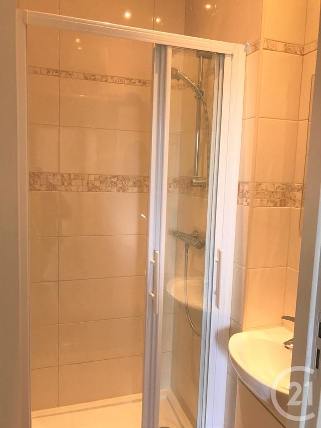 Afficher la photo en grand Appartement F4 à louer - 4 pièces - 86.0 m2 - CREPY EN VALOIS - 60 - PICARDIE - Century 21 Vandôme Immobilier