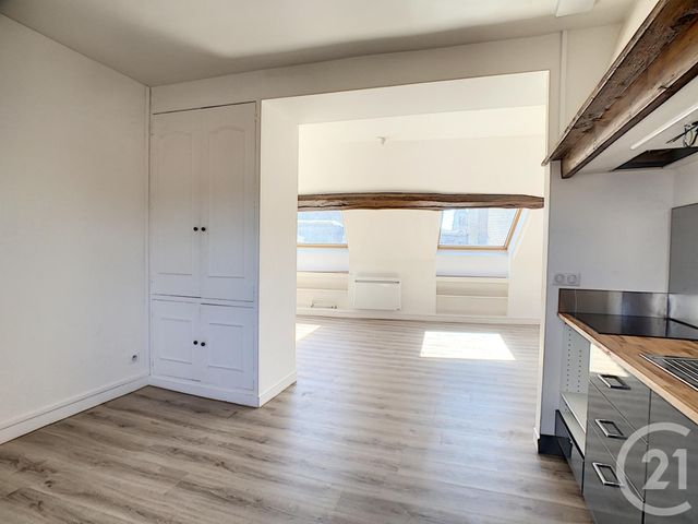 Afficher la photo en grand Appartement F3 à louer - 3 pièces - 57.0 m2 - CREPY EN VALOIS - 60 - PICARDIE - Century 21 Vandôme Immobilier