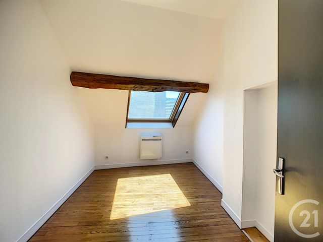 Afficher la photo en grand Appartement F3 à louer - 3 pièces - 57.0 m2 - CREPY EN VALOIS - 60 - PICARDIE - Century 21 Vandôme Immobilier