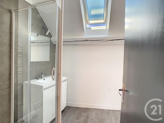 Afficher la photo en grand Appartement F3 à louer - 3 pièces - 57.0 m2 - CREPY EN VALOIS - 60 - PICARDIE - Century 21 Vandôme Immobilier