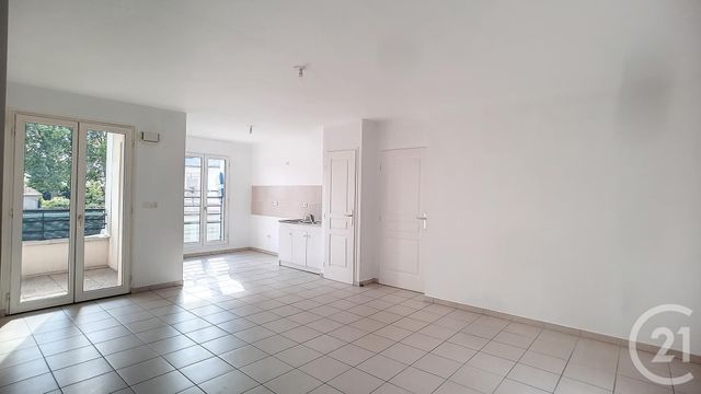 appartement à louer - 3 pièces - 62.6 m2 - CREPY EN VALOIS - 60 - PICARDIE - Century 21 Vandôme Immobilier