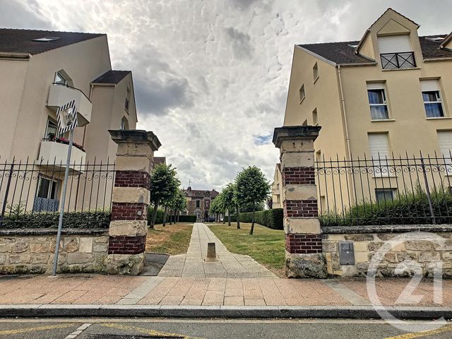 parking à louer - 14.0 m2 - CREPY EN VALOIS - 60 - PICARDIE - Century 21 Vandôme Immobilier