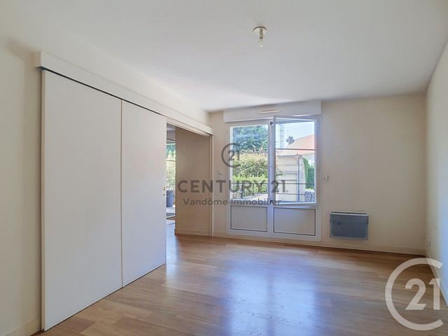 Appartement F3 à vendre - 3 pièces - 76.76 m2 - CREPY EN VALOIS - 60 - PICARDIE - Century 21 Vandôme Immobilier