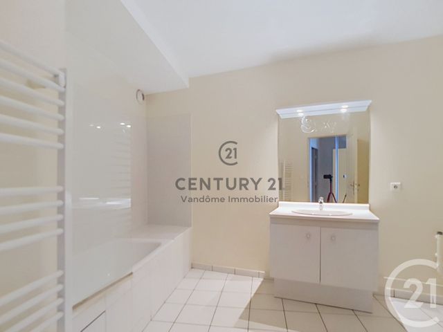 Appartement F3 à vendre - 3 pièces - 76.76 m2 - CREPY EN VALOIS - 60 - PICARDIE - Century 21 Vandôme Immobilier