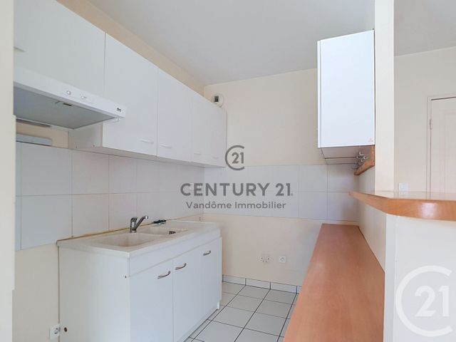 Appartement F3 à vendre - 3 pièces - 76.76 m2 - CREPY EN VALOIS - 60 - PICARDIE - Century 21 Vandôme Immobilier