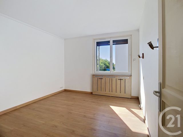 Appartement F3 à vendre - 3 pièces - 52.17 m2 - CREPY EN VALOIS - 60 - PICARDIE - Century 21 Vandôme Immobilier