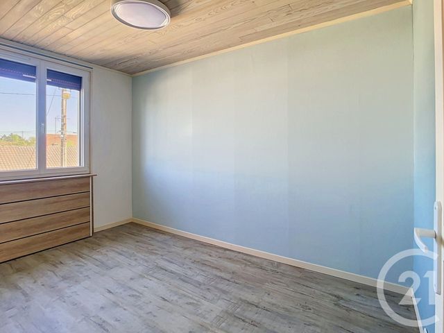 Appartement F3 à vendre - 3 pièces - 52.17 m2 - CREPY EN VALOIS - 60 - PICARDIE - Century 21 Vandôme Immobilier