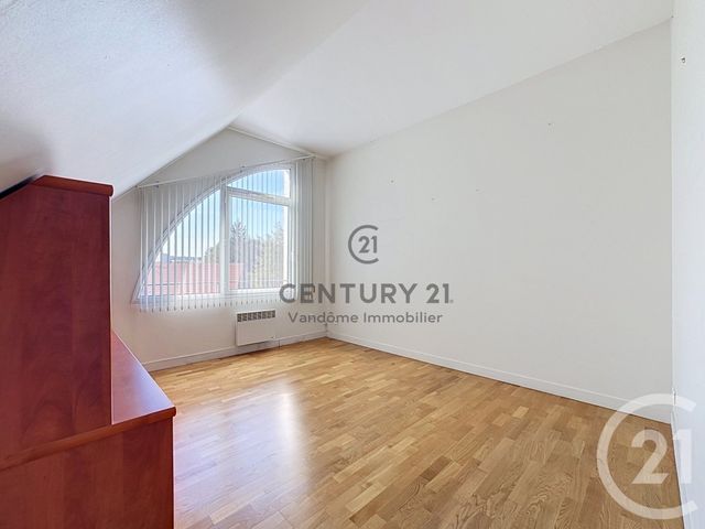 Appartement F3 à vendre - 4 pièces - 106.0 m2 - CREPY EN VALOIS - 60 - PICARDIE - Century 21 Vandôme Immobilier
