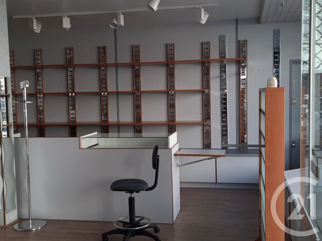 commerce à louer - 45.0 m2 - CREPY EN VALOIS - 60 - PICARDIE - Century 21 Vandôme Immobilier