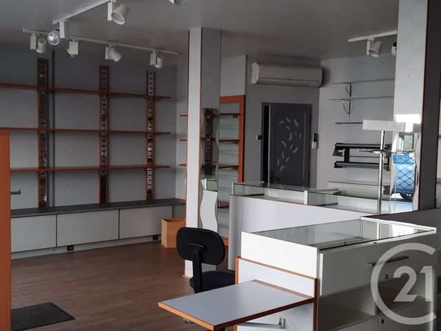 commerce à louer - 45.0 m2 - CREPY EN VALOIS - 60 - PICARDIE - Century 21 Vandôme Immobilier