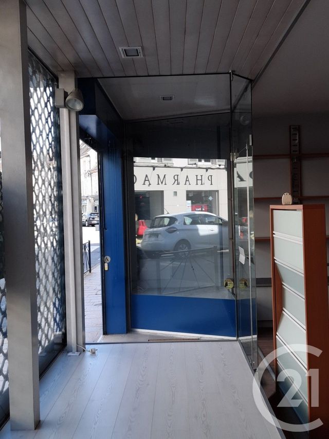 commerce à louer - 45.0 m2 - CREPY EN VALOIS - 60 - PICARDIE - Century 21 Vandôme Immobilier