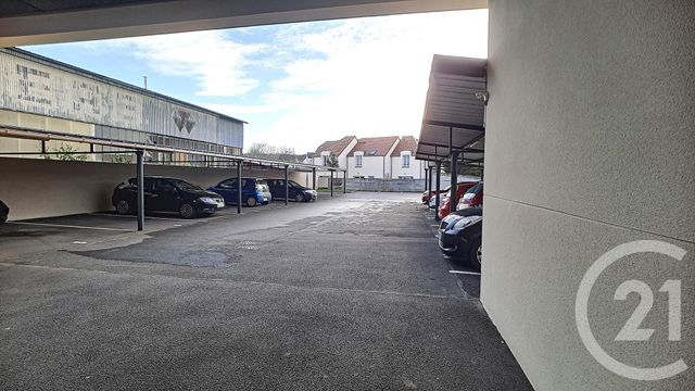 parking à louer - 15.0 m2 - CREPY EN VALOIS - 60 - PICARDIE - Century 21 Vandôme Immobilier