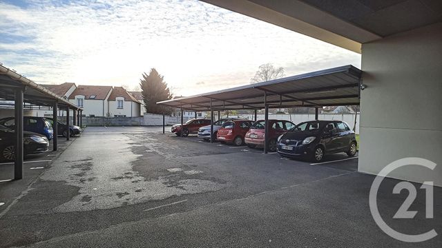 parking à louer - 15.0 m2 - CREPY EN VALOIS - 60 - PICARDIE - Century 21 Vandôme Immobilier