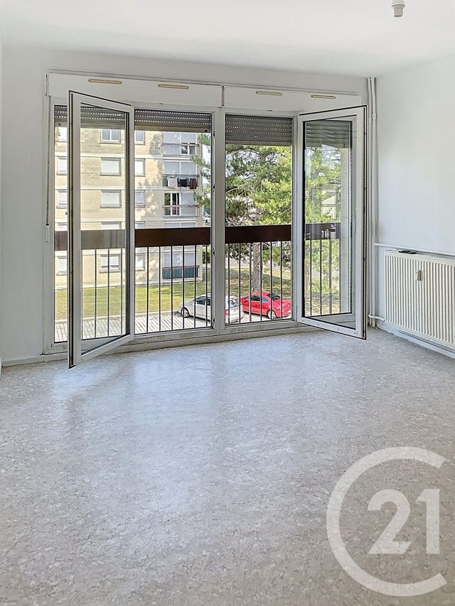 Appartement F3 à louer - 3 pièces - 61.42 m2 - CREPY EN VALOIS - 60 - PICARDIE - Century 21 Vandôme Immobilier
