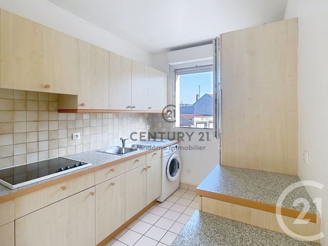 Afficher la photo en grand Appartement F3 à louer - 3 pièces - 70.0 m2 - CREPY EN VALOIS - 60 - PICARDIE - Century 21 Vandôme Immobilier