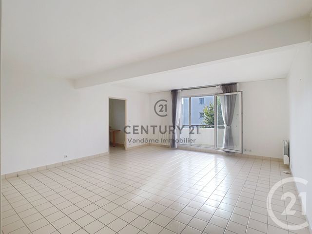 Afficher la photo en grand Appartement F3 à louer - 3 pièces - 70.0 m2 - CREPY EN VALOIS - 60 - PICARDIE - Century 21 Vandôme Immobilier