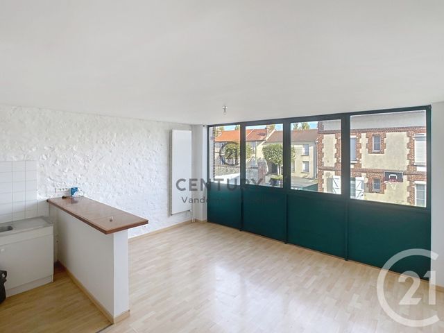 Appartement F3 à louer - 3 pièces - 64.0 m2 - CREPY EN VALOIS - 60 - PICARDIE - Century 21 Vandôme Immobilier