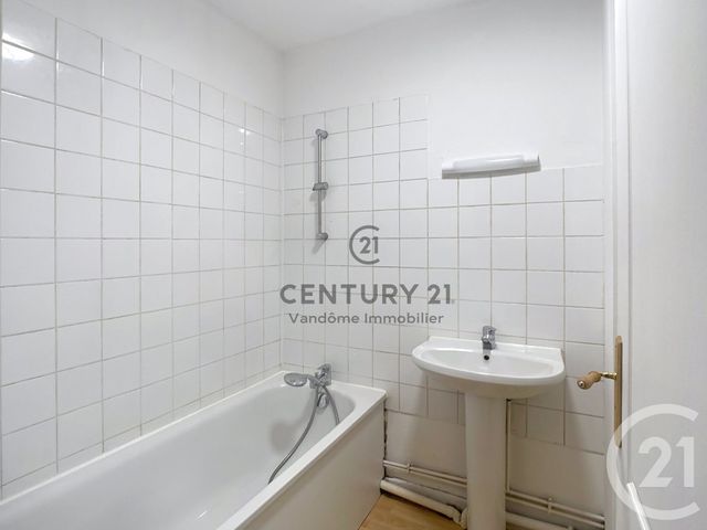 Appartement F3 à louer - 3 pièces - 64.0 m2 - CREPY EN VALOIS - 60 - PICARDIE - Century 21 Vandôme Immobilier