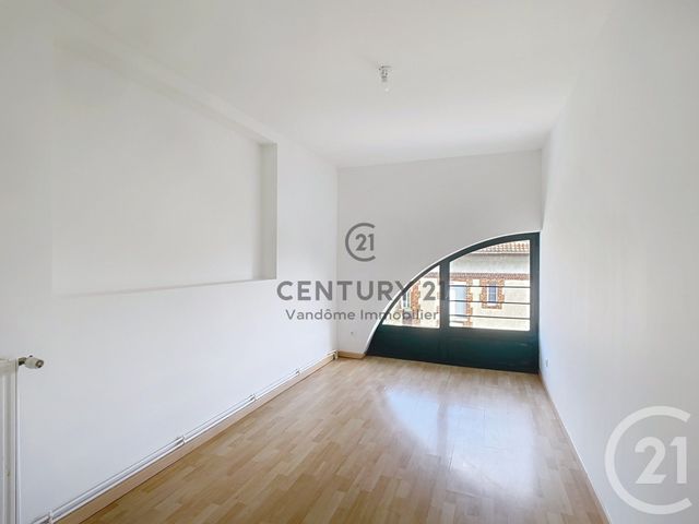 Appartement F3 à louer - 3 pièces - 64.0 m2 - CREPY EN VALOIS - 60 - PICARDIE - Century 21 Vandôme Immobilier