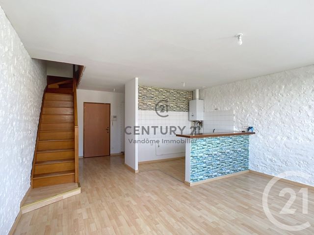 Appartement F3 à louer - 3 pièces - 64.0 m2 - CREPY EN VALOIS - 60 - PICARDIE - Century 21 Vandôme Immobilier