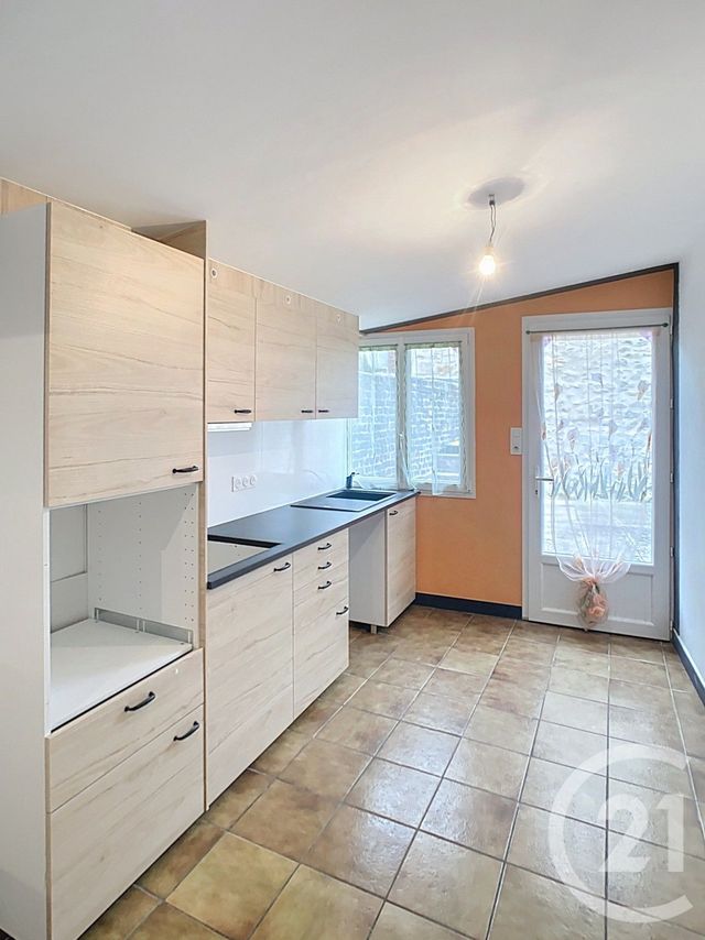 maison à louer - 60 pièces - 62.76 m2 - CREPY EN VALOIS - 60 - PICARDIE - Century 21 Vandôme Immobilier