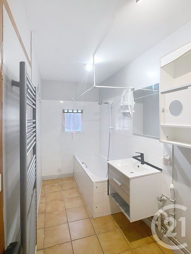 maison à louer - 60 pièces - 62.76 m2 - CREPY EN VALOIS - 60 - PICARDIE - Century 21 Vandôme Immobilier