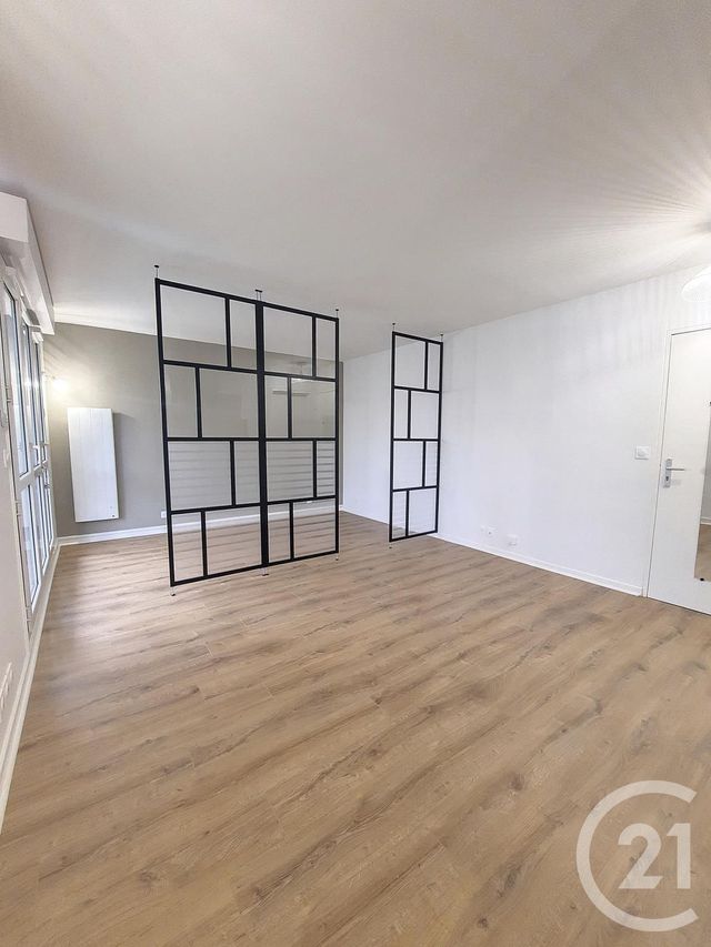 Appartement Studio à louer - 1 pièce - 31.0 m2 - CREPY EN VALOIS - 60 - PICARDIE - Century 21 Vandôme Immobilier