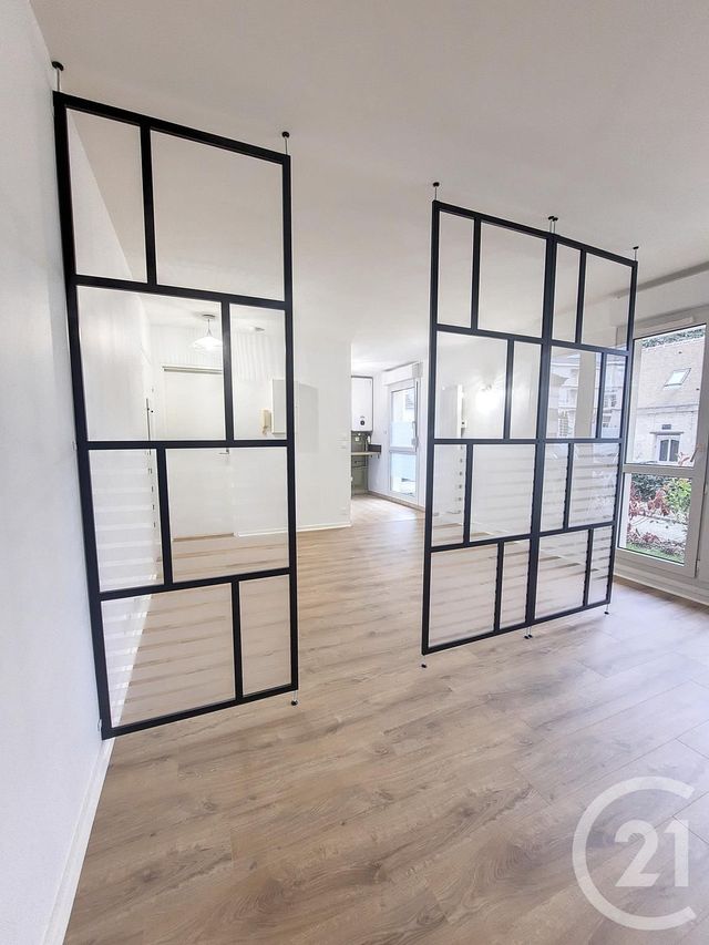 Appartement Studio à louer - 1 pièce - 31.0 m2 - CREPY EN VALOIS - 60 - PICARDIE - Century 21 Vandôme Immobilier