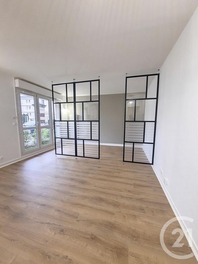 Appartement Studio à louer - 1 pièce - 31.0 m2 - CREPY EN VALOIS - 60 - PICARDIE - Century 21 Vandôme Immobilier