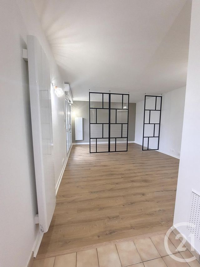 Appartement Studio à louer - 1 pièce - 31.0 m2 - CREPY EN VALOIS - 60 - PICARDIE - Century 21 Vandôme Immobilier