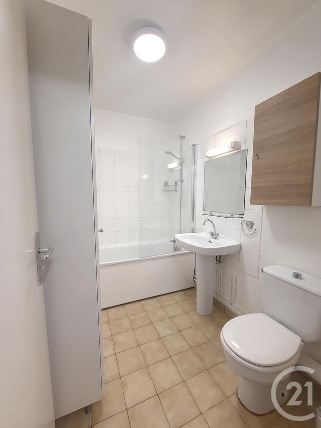 Appartement Studio à louer - 1 pièce - 31.0 m2 - CREPY EN VALOIS - 60 - PICARDIE - Century 21 Vandôme Immobilier