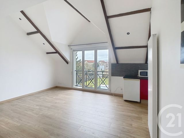 Appartement Studio à louer - 1 pièce - 27.0 m2 - CREPY EN VALOIS - 60 - PICARDIE - Century 21 Vandôme Immobilier