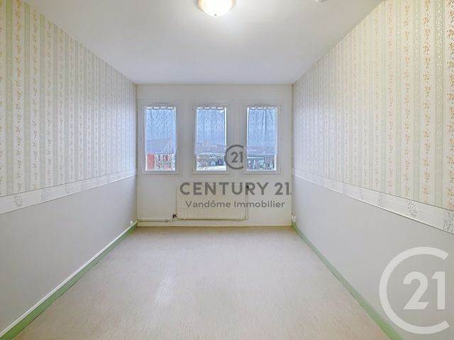 Appartement F2 à louer - 2 pièces - 42.25 m2 - CREPY EN VALOIS - 60 - PICARDIE - Century 21 Vandôme Immobilier