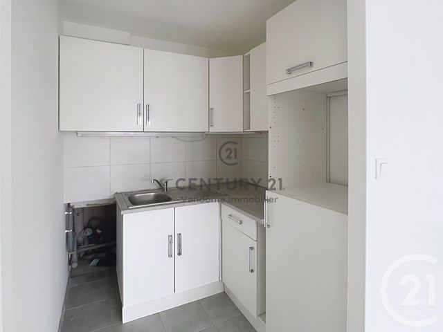 Appartement F1 à louer - 1 pièce - 25.72 m2 - CREPY EN VALOIS - 60 - PICARDIE - Century 21 Vandôme Immobilier